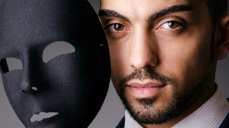 Naughtiest online dating scams: Use protection this Valentines Day