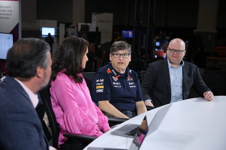 Neil Mendelson, vice president of big data and advanced analytics at Oracle, and Rik Tamm-Daniels, group vice president of technology alliances at Informatica, talk with theCUBE about their companies' collaboration. Informatica