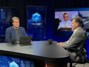 John Furrier, Dave Vellante and Christophe Bertrand of theCUBE discuss the latest in private cloud during VMware Cloud Foundation Transformed 2024.