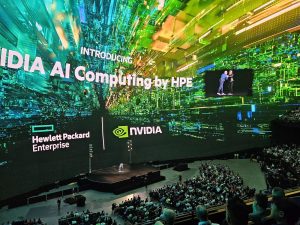 HPE 's keynote at HPE Discover 2024 features AI turnkey solutions.