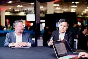 Howie Xu, analyst and a member of the CUBE Collective community, talks with theCUBE about data transformation at the Data + AI Summit 2024.