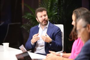 Daniel Dines, founder and CEO of UiPath, discusses the evolution of the enterprise workflow with theCUBE.