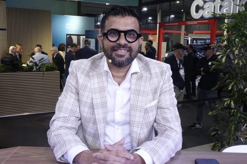 Broadcom’s Vijay Nagarajan talks with theCUBE about edge AI infrastructure at MWC25.