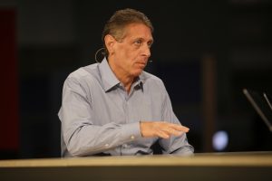 Phil Guido, executive vice president and chief commercial officer at Advanced Micro Devices Inc., talks with theCUBE about AI infrastructure flexibility – Red Hat Summit 2025.