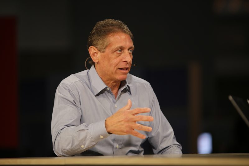 Phil Guido, executive vice president and chief commercial officer at Advanced Micro Devices Inc., talks with theCUBE about AI infrastructure flexibility – Red Hat Summit 2025.