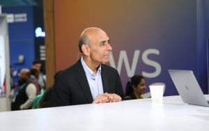 Sanjeev Mohan, principal at data trend advisory company SanjMo, talks to theCUBE about metadata standardization at Snowflake Summit 2025.