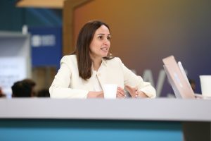 Anahita Tafvizi, chief data analytics officer of Snowflake Inc., talks with theCUBE about data trust at Snowflake Summit – 2025.