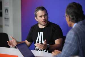 Sergio Gago, chief technology officer of Cloudera discusses the convergence between data centers and cloud platforms with theCUBE's Dave Vellante.