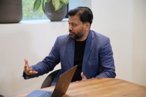 Rishi Singh, vice president and head of cloud and custom applications practice, North Americas, at Capgemini Financial Services, speaks with theCUBE about accelerating enterprise app modernization during the AI-API convergence at Kong API Summit 2025