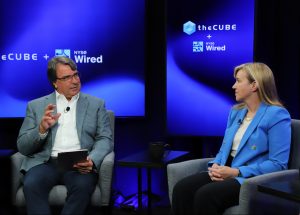 John Furrier, chief executive officer and co-founder of theCUBE, and Leslie Averbeck, director of quality at Cisco Systems Inc., discuss AI-era silicon at the theCUBE + NYSE Wired: GSA Series – Women in Leadership event.