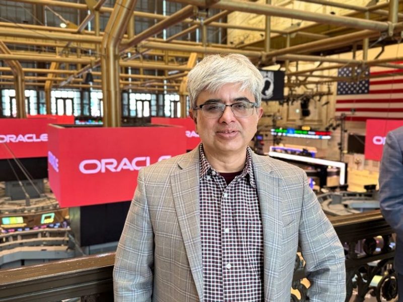 Tirthankar Lahiri, SVP for mission-critical data and AI engines at Oracle, talks to theCUBE about agentic AI development. - Oracle Data Deep Dive NYC 2026