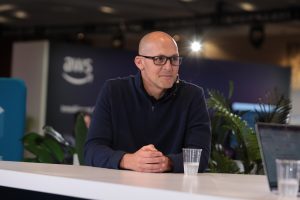 Jerry Rapisarda, director of AWS cost management and optimization at Amazon Web Services Inc., talks to theCUBE about AI cost governance at FinOps X 2026.