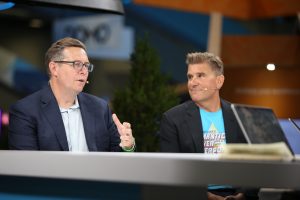 Carl Perry and Dave Mariani talk to theCUBE about semantic layer governance and agentic AI at Snowflake Summit 2026.