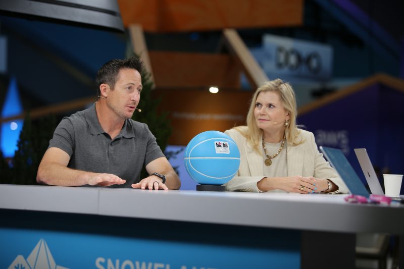 Kevin Longo, VP of commercial at Fanatics, and Denise Persson, CMO of Snowflake, talk to theCUBE about AI-powered fan personalization at Snowflake Summit 2026.