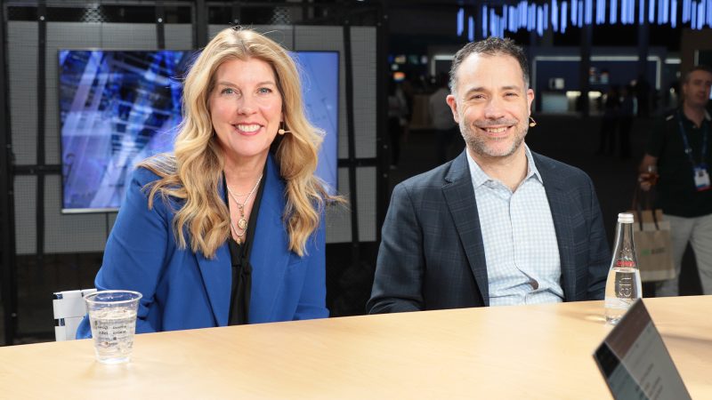Microsoft's Mary Ann Anderson and Dell's Jon Siegal spoke with theCUBE about hybrid cloud during Dell Technologies World.