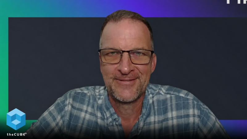 Ben Baker, director of data center networking at HPE, speaks with theCUBE's Bob Laliberte about HPE's vision for self-driven networking.