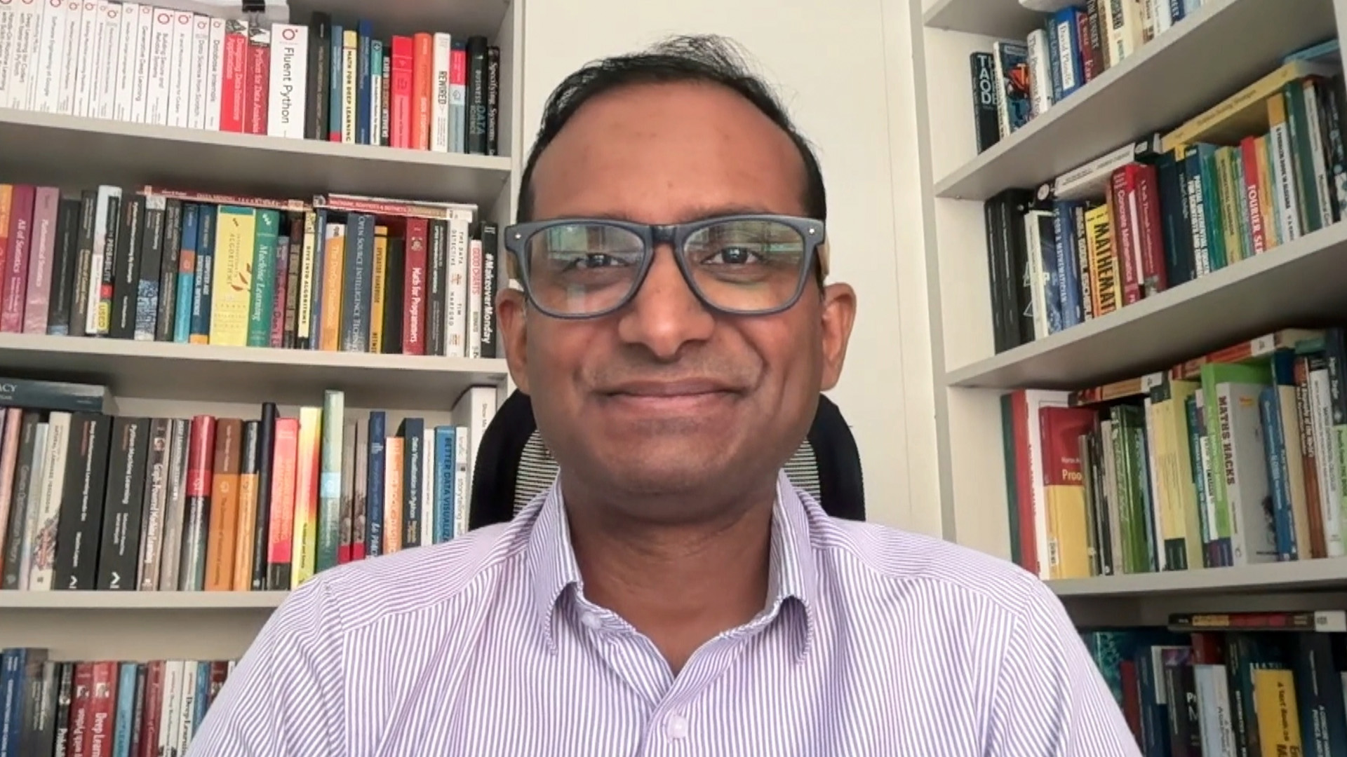 Jeevan Pathuri, VP of software engineering at Microsoft, talks to theCUBE about how a scalable intelligence layer of knowledge graphs turns enterprise data into production AI, at Neo4j Data Plus AI 2026.