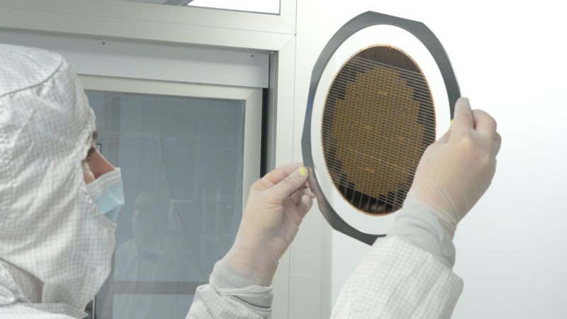 IonQ、量産向けに構築された量子コンピュータ「Superion 256」を発表