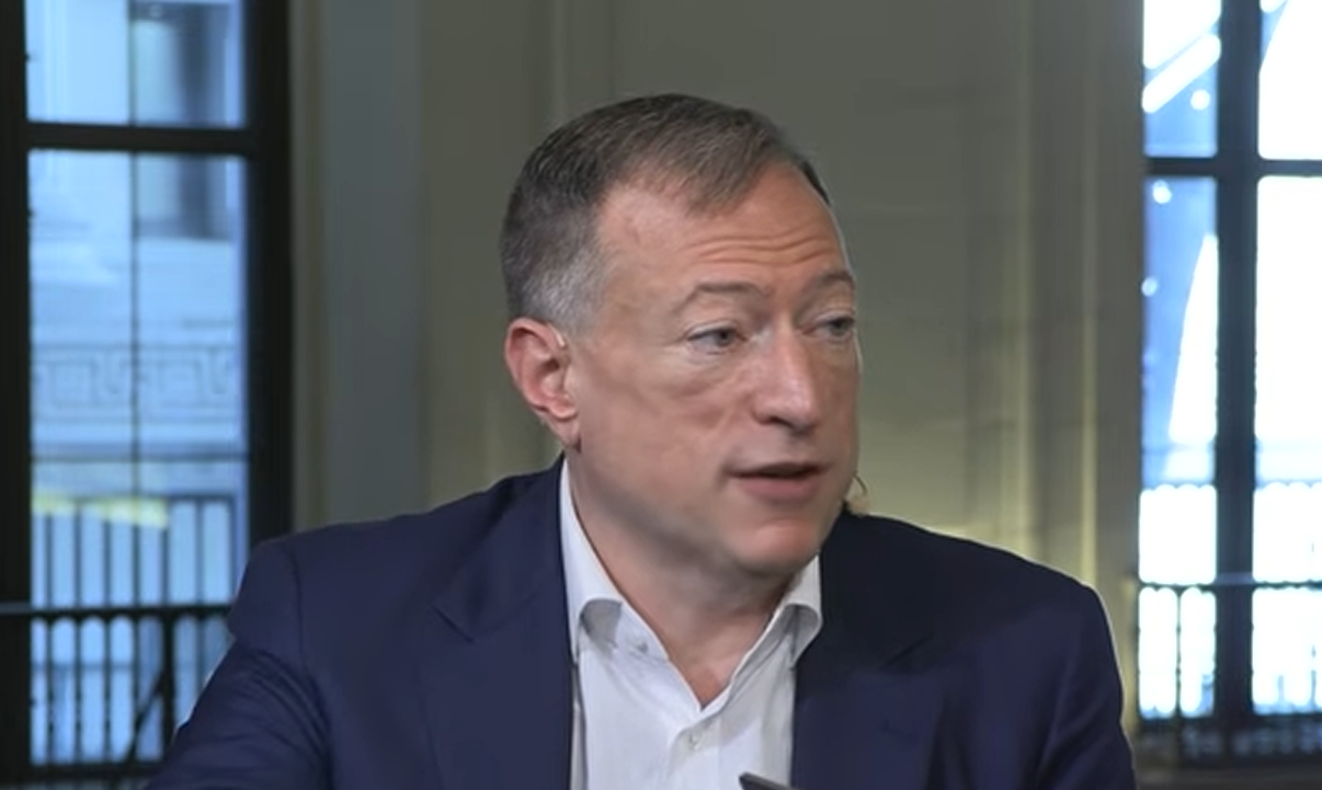 John Roese, global chief technology officer and chief AI officer of Dell Technologies, talks with theCUBE about how company knowledge drives Dell’s AI operating model at the Dell Technologies New York Symposium 2026.